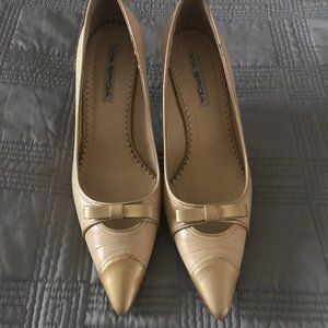 Via Spiga Cream and Gold pumps